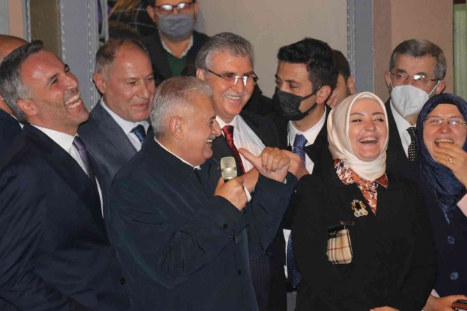 Cumhurbaşkanı Erdoğan, Coşkulu Kalabalığa Böyle Seslendi