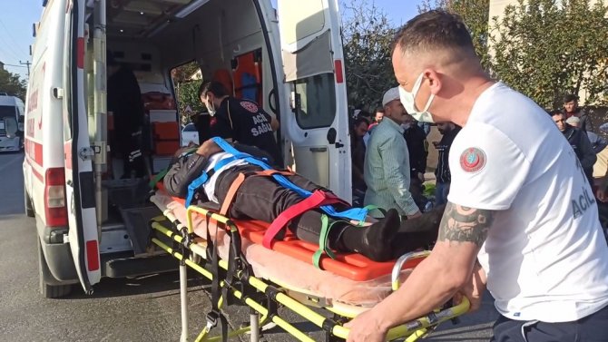 Minibüse Çarpan Elektrikli Bisiklet Sürücüsü Yaralandı