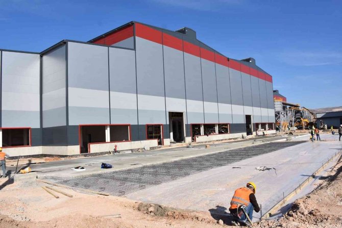 Türkiye’nin İlk Çinko Metal Külçelerini Üretecek Çinko İzabe Tesisinde Sona Gelindi