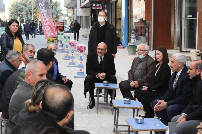 İ̇pekyolu’nda Yol Çalışmaları Sürüyor