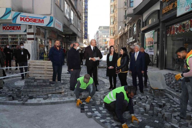 İ̇pekyolu’nda Yol Çalışmaları Sürüyor