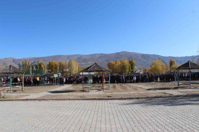 Muradiye’de Gerçeğini Aratmayan Deprem Tatbikatı