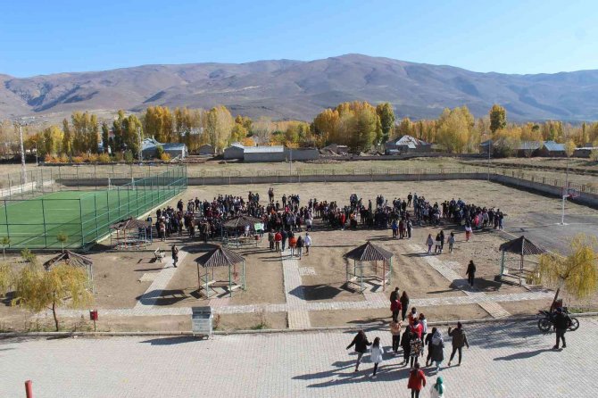 Muradiye’de Gerçeğini Aratmayan Deprem Tatbikatı