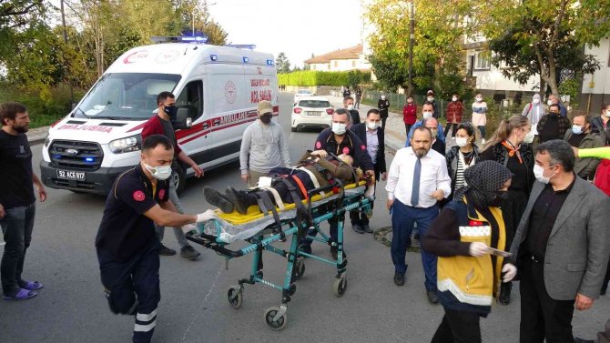 Otomobil İle Motosiklet Çarpıştı: 3 Yaralı