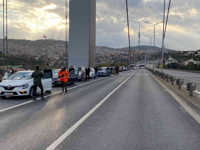 15 Temmuz Şehitler Köprüsü’nde Atatürk’e Saygı Duruşu