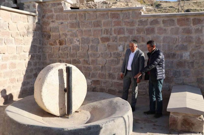 19. Yüzyılda Yaptırılan Çeşme Aslına Uygun Olarak Restore Edildi