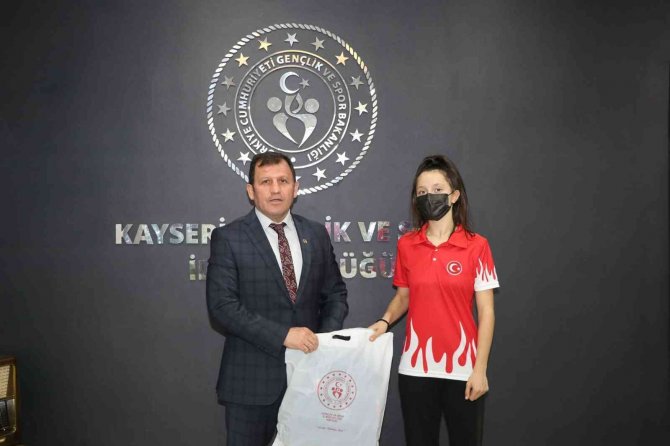 Taekwondo Sporcuları Ali İ̇hsan Kabakcı’yı Ziyaret Etti
