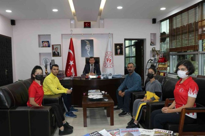 Taekwondo Sporcuları Ali İ̇hsan Kabakcı’yı Ziyaret Etti