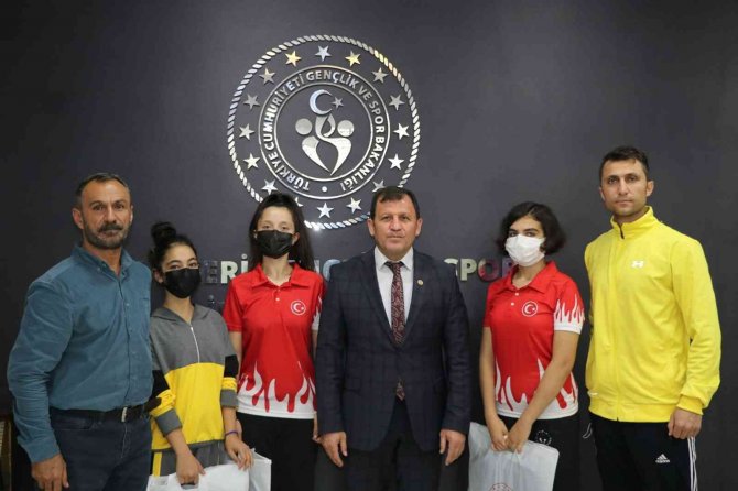 Taekwondo Sporcuları Ali İ̇hsan Kabakcı’yı Ziyaret Etti