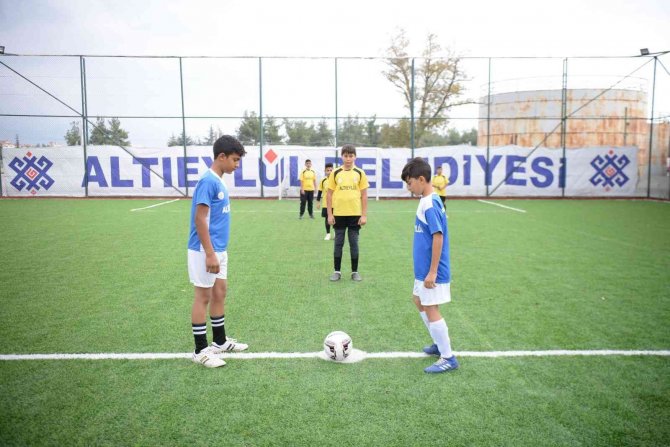 Altıeylül Çocuk Futbol Turnuvası Başladı