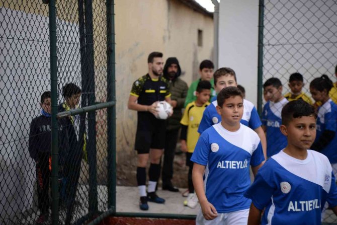 Altıeylül Çocuk Futbol Turnuvası Başladı