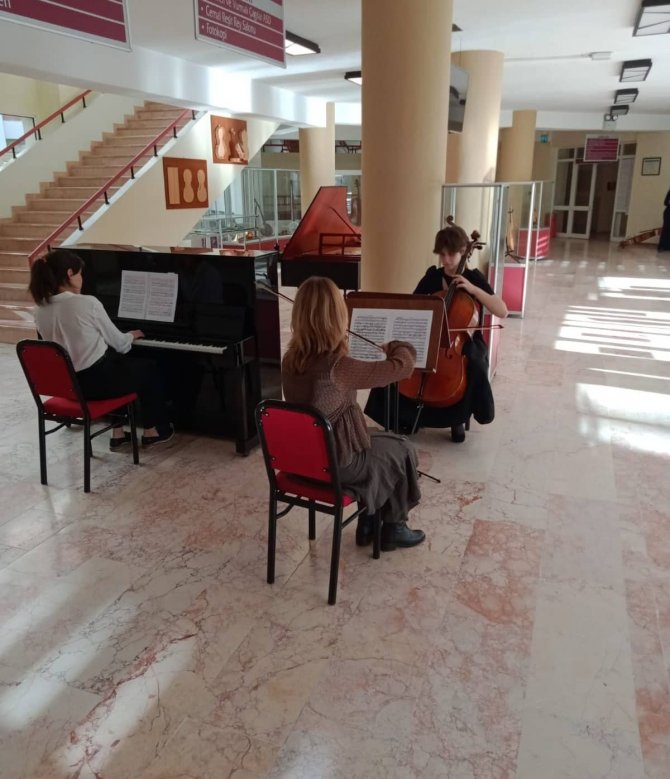 Anadolu Üniversitesi’nde Devam Eden Fuaye Konserleri’nin Altıncısı Gerçekleşti