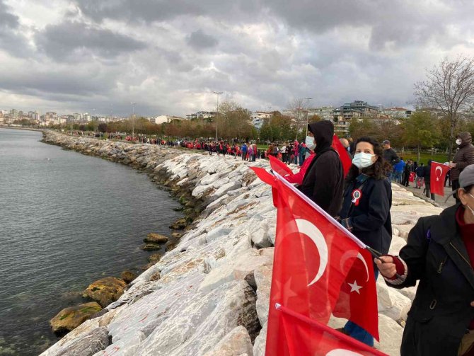 Atatürk, Maltepe’de ‘Ata’ya Saygı Zinciri Ve Dalışı’yla Anıldı