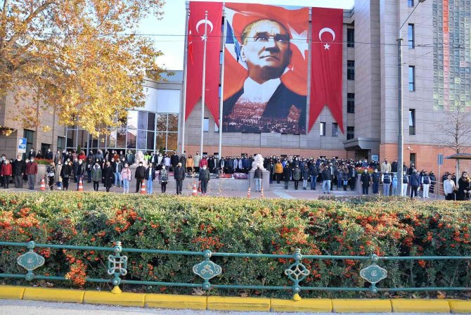 Eskişehir Vilayet Meydanı’nda 10 Kasım Anma Töreni