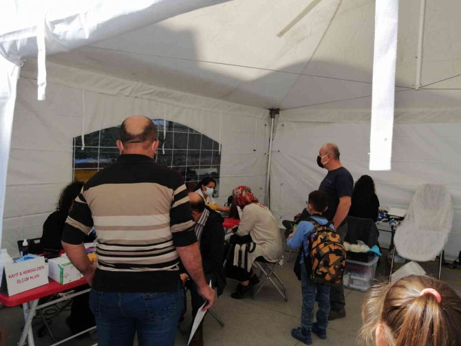 Minikler Öncülük Etti, Büyükler Kan Bağışladı