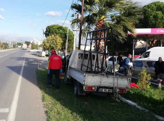 Edremit’te Trafik Kazası: 3 Yaralı