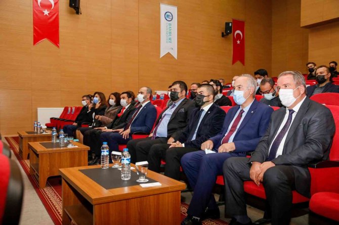 Bayburt Üniversitesinden ‘Bilinmeyen Yönleri İ̇le Atatürk’ Konferansı