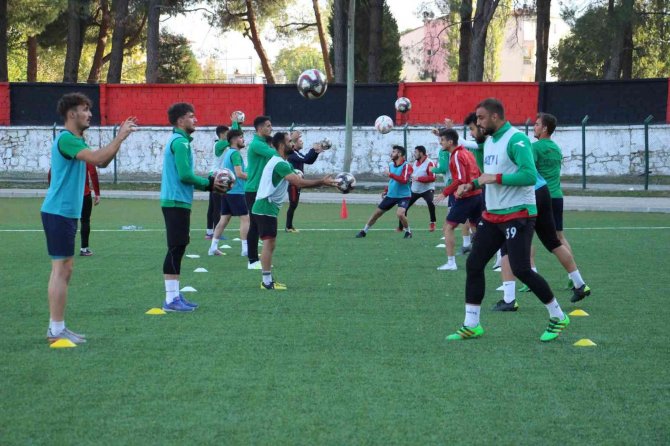 Sarayköyspor, Denizli Derbisine 3 Puan Hedefiyle Hazırlanıyor