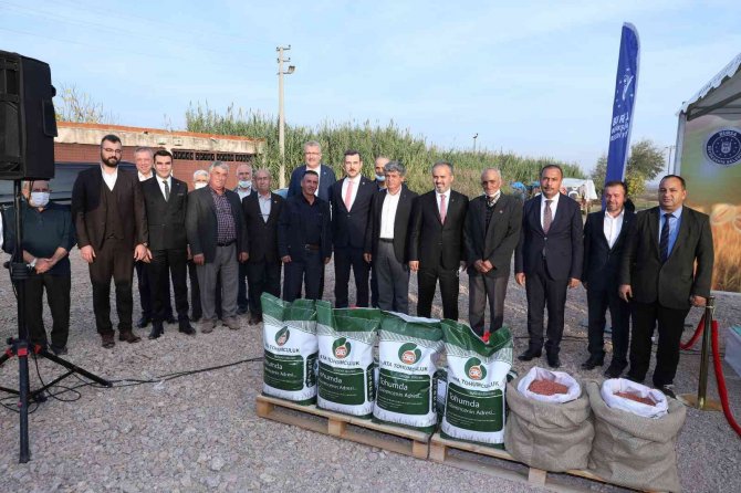 Büyükşehir’den Selzede Çiftçiye Tohum Desteği
