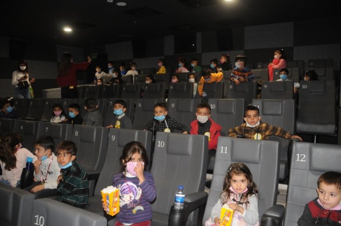 Minik Öğrenciler Sinemayla Tanıştı