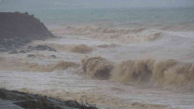Trabzon’da Fırtına