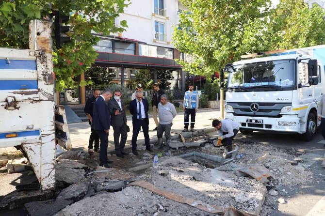 Di̇ski̇ Su Depoları Arası İletim Hattında Oluşan Arızaya Giderdi