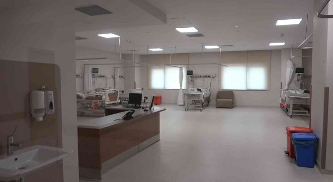 Fethi Sekin Şehir Hastanesinde Yeni Yoğun Bakım Servisleri Açıldı, Kapasite 5 Kat Arttırıldı