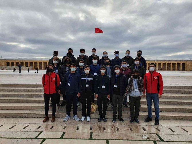 "Cumhuriyetin Kalbine Yolculuk" Projesiyle Öğrenciler Ankara’yı Gezdi