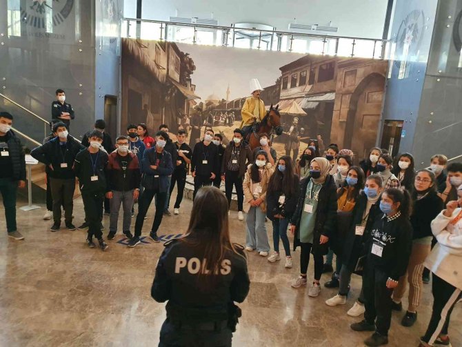 "Cumhuriyetin Kalbine Yolculuk" Projesiyle Öğrenciler Ankara’yı Gezdi