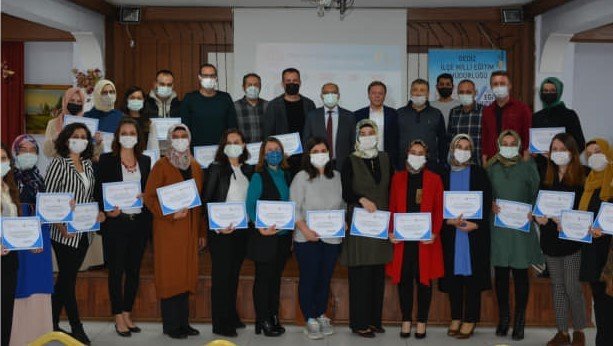 Gediz’de Etwinning Projelerinde Başarı Belgeleri Verildi