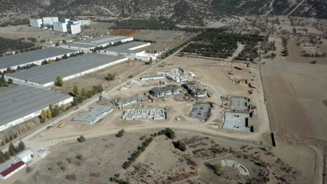Isparta’da Emekli Ve Dar Gelirli Aileler Ev Sahibi Oluyor