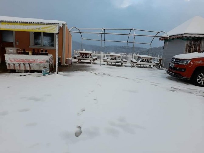 Küre’nin Yüksek Kesimleri Beyaz Örtüyle Kaplandı