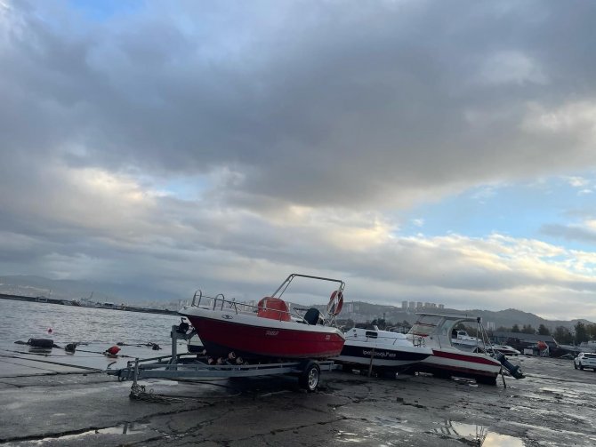 Kayıklar Karaya Çıktı