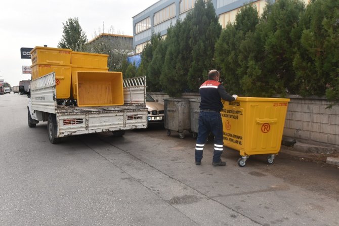 Karatay Belediyesi, Sanayilerdeki Endüstriyel Atıkları Topluyor