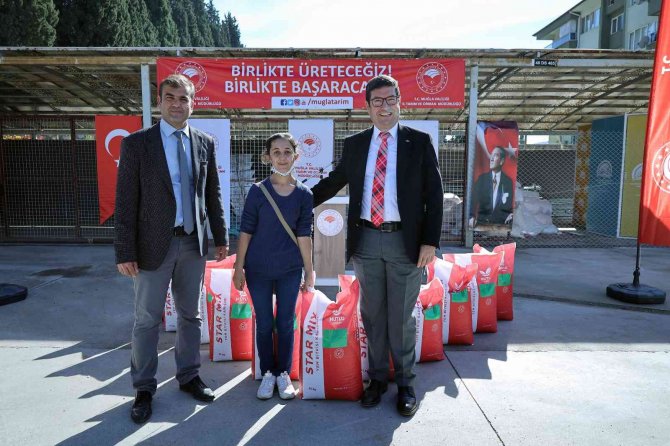 Yangında Zarar Gören 25 Mahalleye 153 Ton Tohum Desteği