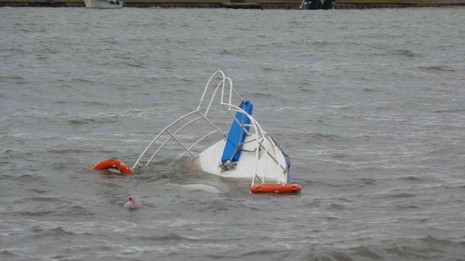 Ordu’da Balıkçı Teknesi Fırtına Nedeniyle Alabora Oldu