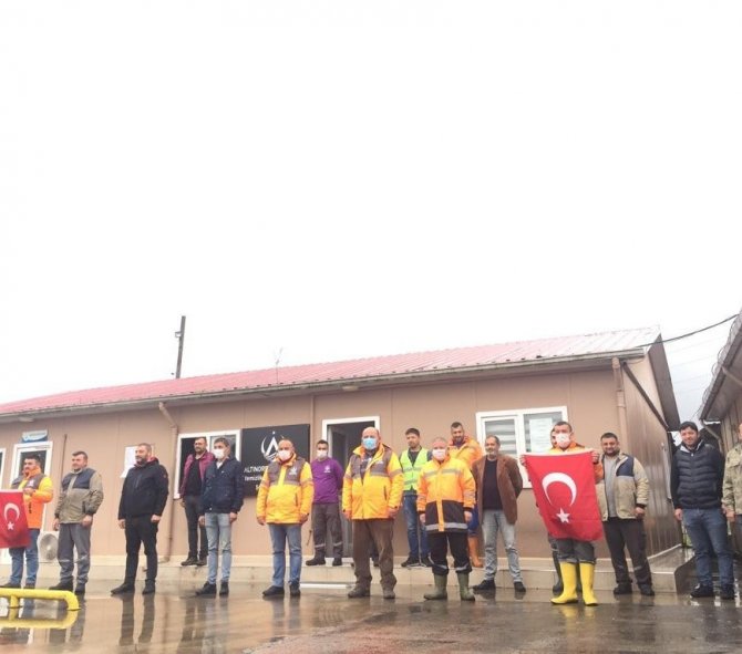 Altınordu’da Temizlik Görevlilerinden Ata’ya Saygı