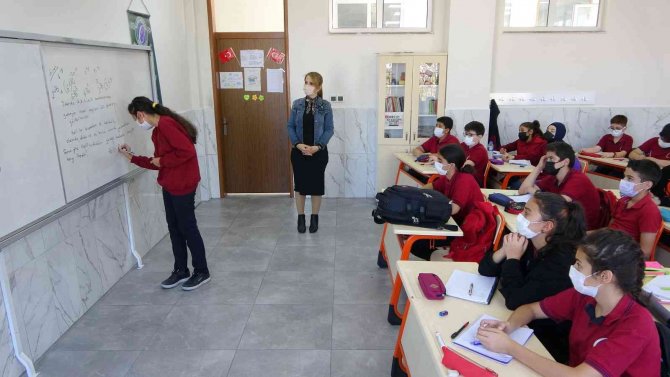 Mukaddes Öğretmen, Projesiyle Matematik Dersini Sevdirdi