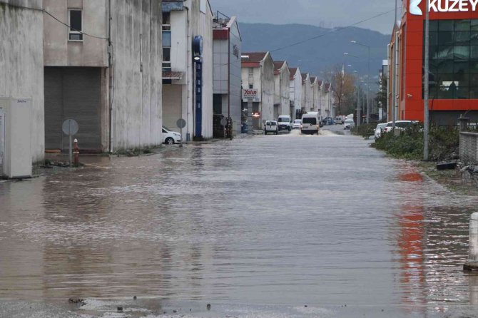 Samsun’da Sanayi Sitesini Su Bastı