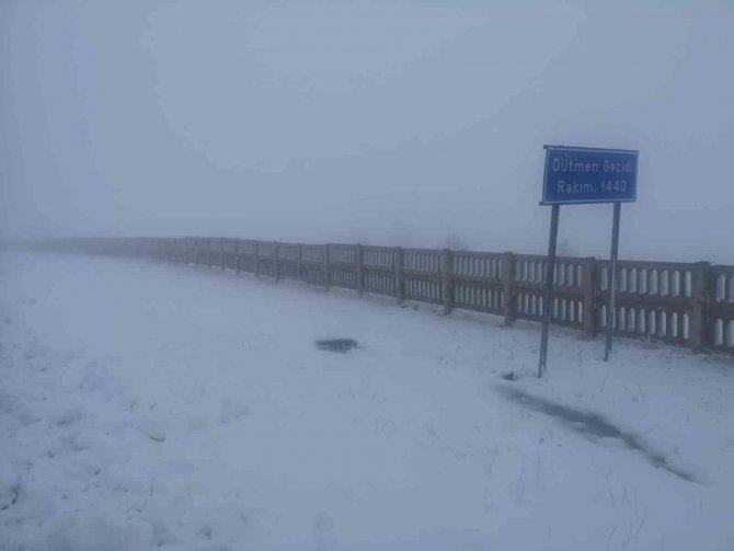 Alaçam’a Mevsimin İlk Karı Düştü