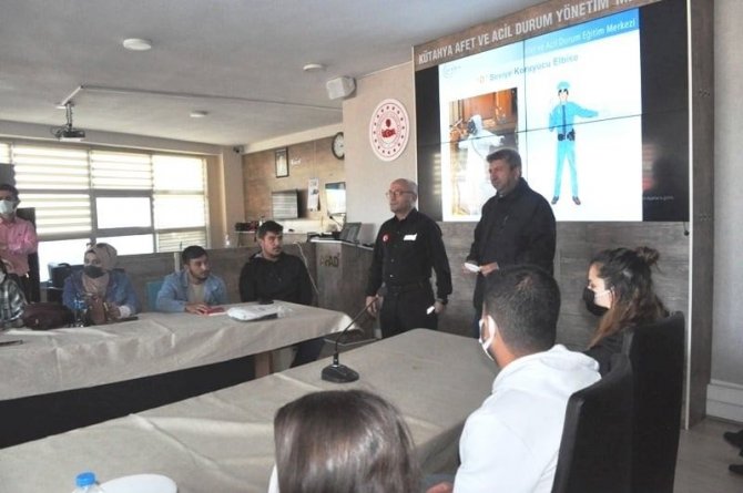 Şaphane Myo Öğrencilerine Afad’dan Kbrn Farkındalık Eğitimi