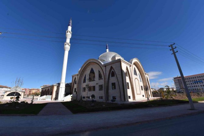 Selçuklu’da Cami Avluları Yeşile Büründü