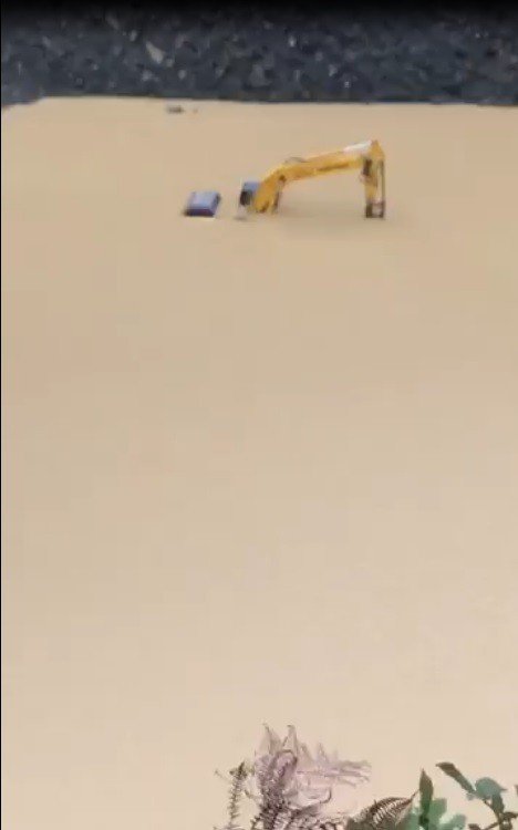 Sinop’ta Sağanak Yağış Nedeniyle Bir İş Makinesi Sular Altında Kaldı