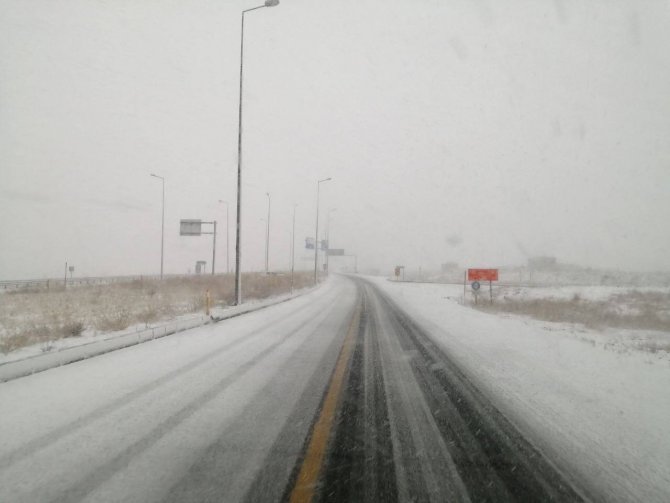 Erciyes Beyaza Büründü