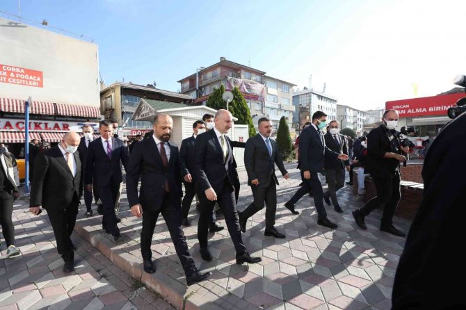 Ulaştırma Ve Altyapı Bakanı Karaismailoğlu Sincan’da Esnafı Ziyaret Etti