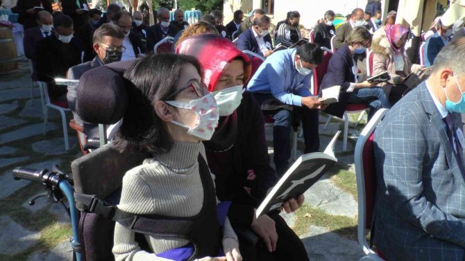 Peribacaları Arasında Kitap Okudular