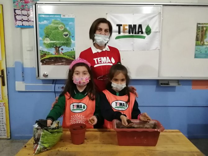 Minik Ellerle Doğaya Dokundular