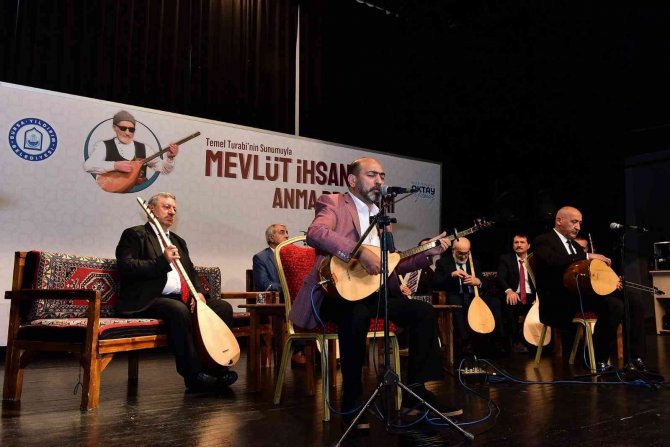 Aşık Mevlüt İ̇hsani’ye Vefa