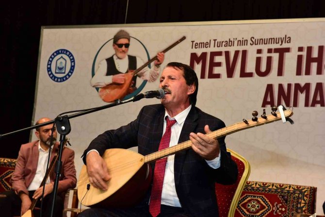 Aşık Mevlüt İ̇hsani’ye Vefa