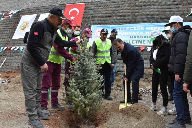 Vali Akbıyık: “Hakkari’de 87 Bin Fidan Dikeceğiz”
